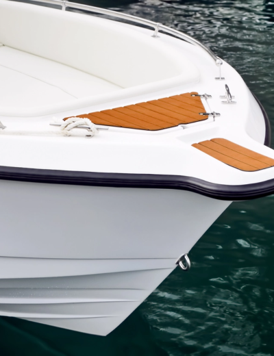 Garniture de bateau sur le plat-bord